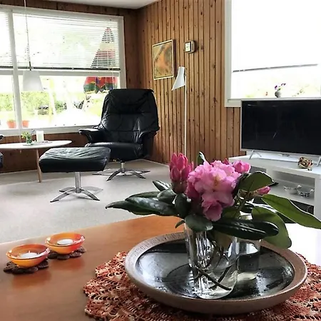 Holiday home Desche - 300m From The Sea By Interhome